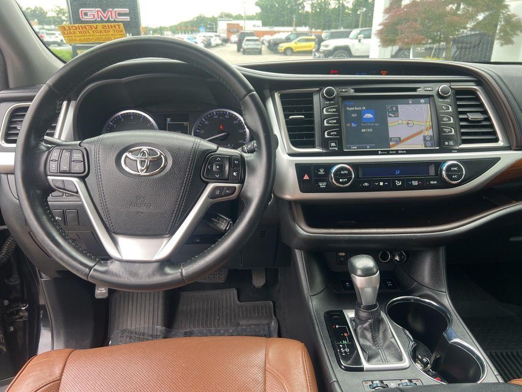 used 2019 Toyota Highlander car, priced at $24,581