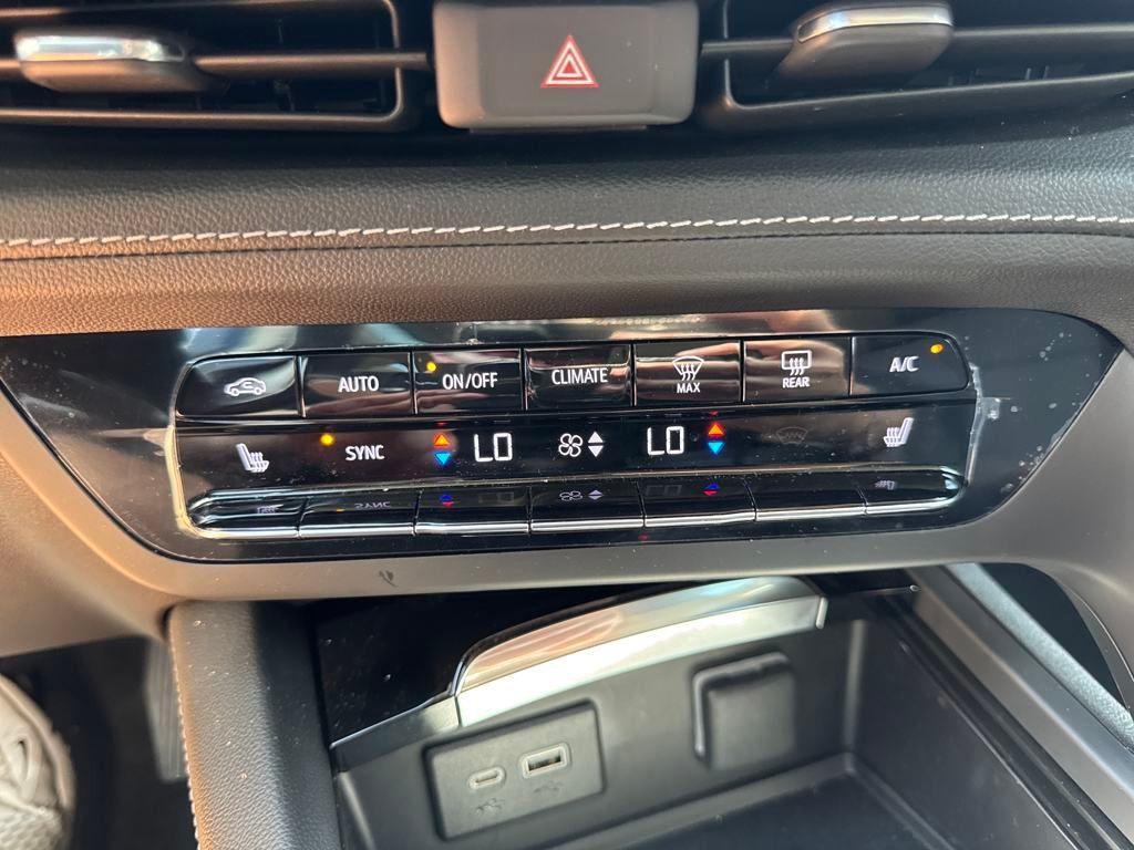 new 2023 Buick Envision car, priced at $29,274