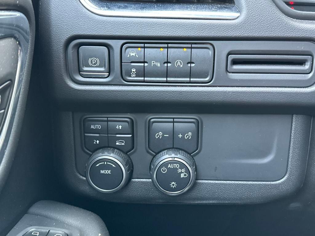 used 2023 Chevrolet Suburban car, priced at $45,995
