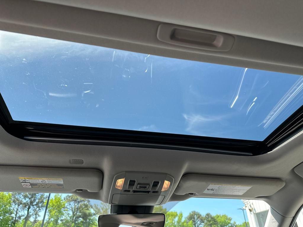 used 2022 Toyota Highlander car, priced at $34,995