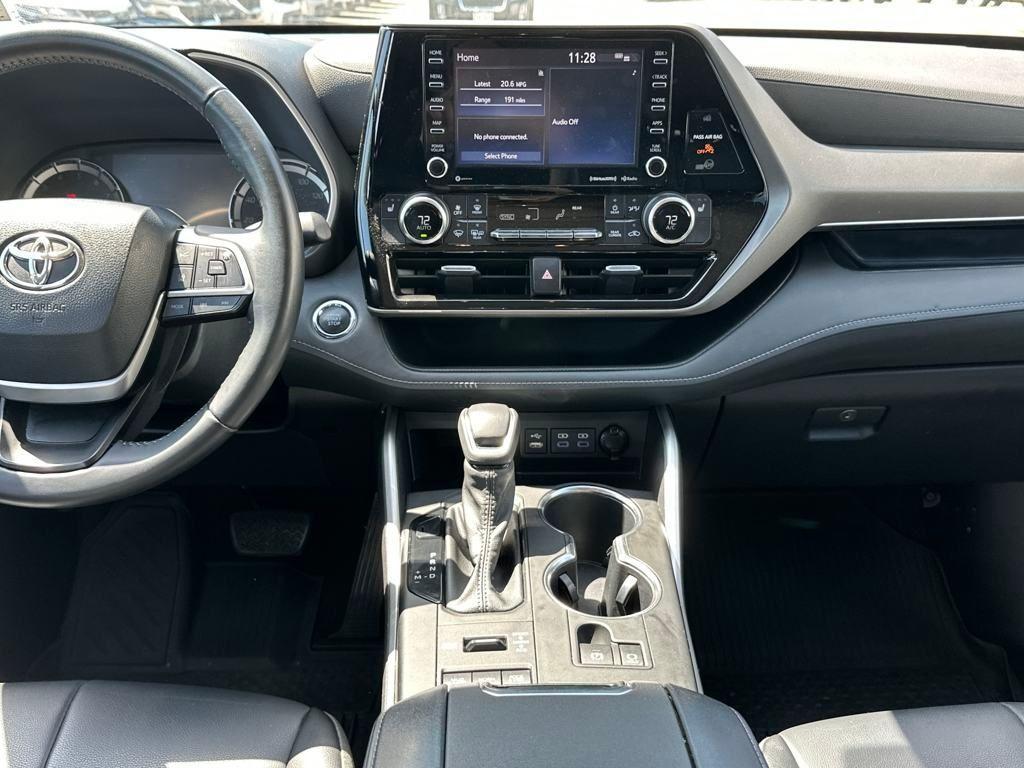 used 2022 Toyota Highlander car, priced at $39,925
