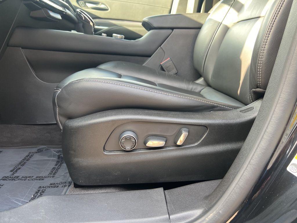used 2024 Cadillac XT4 car, priced at $34,995