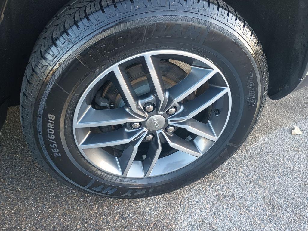 used 2017 Jeep Grand Cherokee car, priced at $15,995