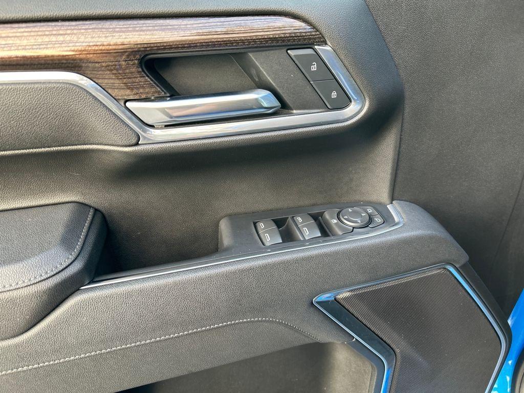 used 2025 Chevrolet Silverado 1500 car, priced at $40,995