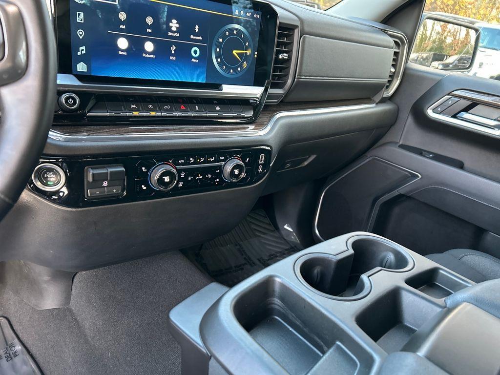 used 2025 Chevrolet Silverado 1500 car, priced at $40,995