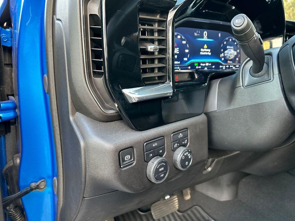 used 2025 Chevrolet Silverado 1500 car, priced at $40,995