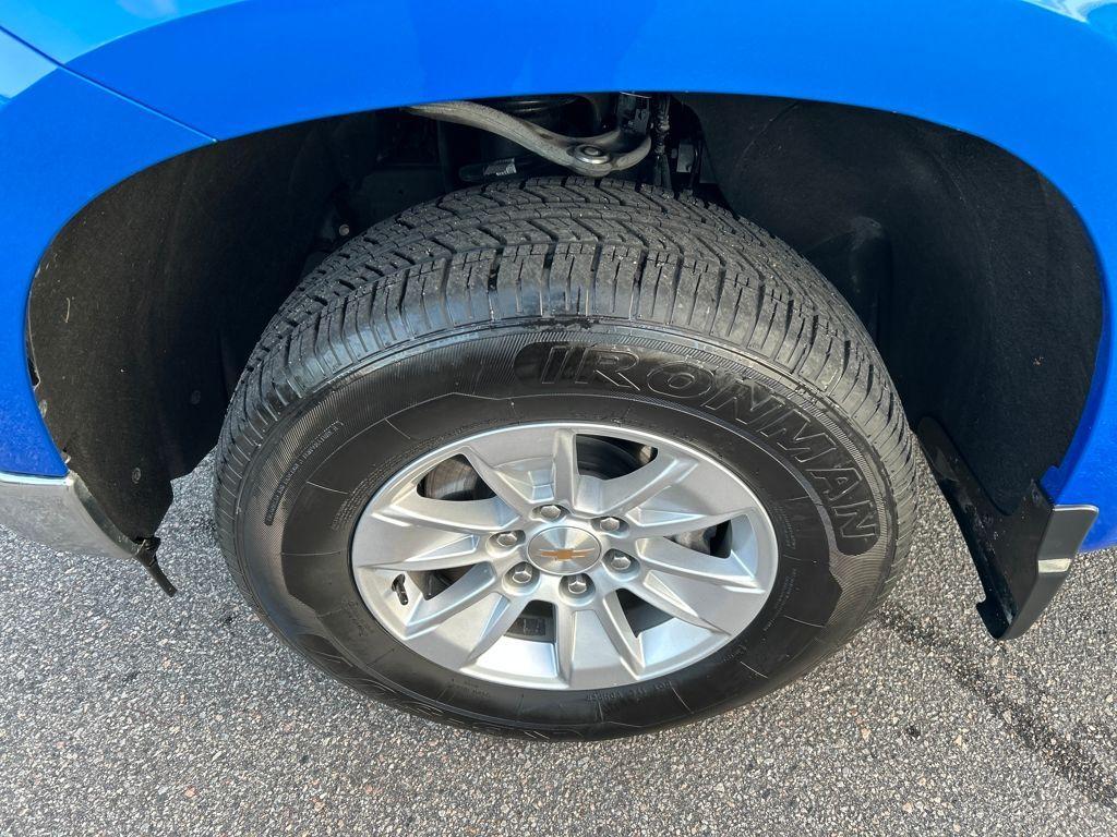 used 2025 Chevrolet Silverado 1500 car, priced at $40,995