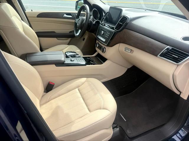 used 2019 Mercedes-Benz GLE 400 car, priced at $34,900