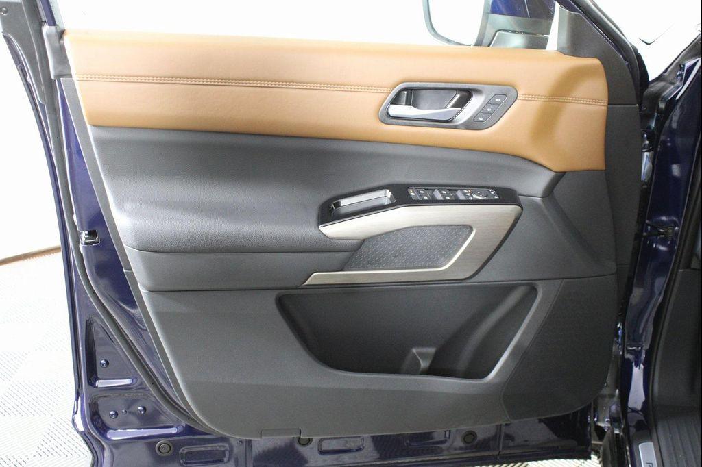 new 2025 Nissan Pathfinder car, priced at $48,617