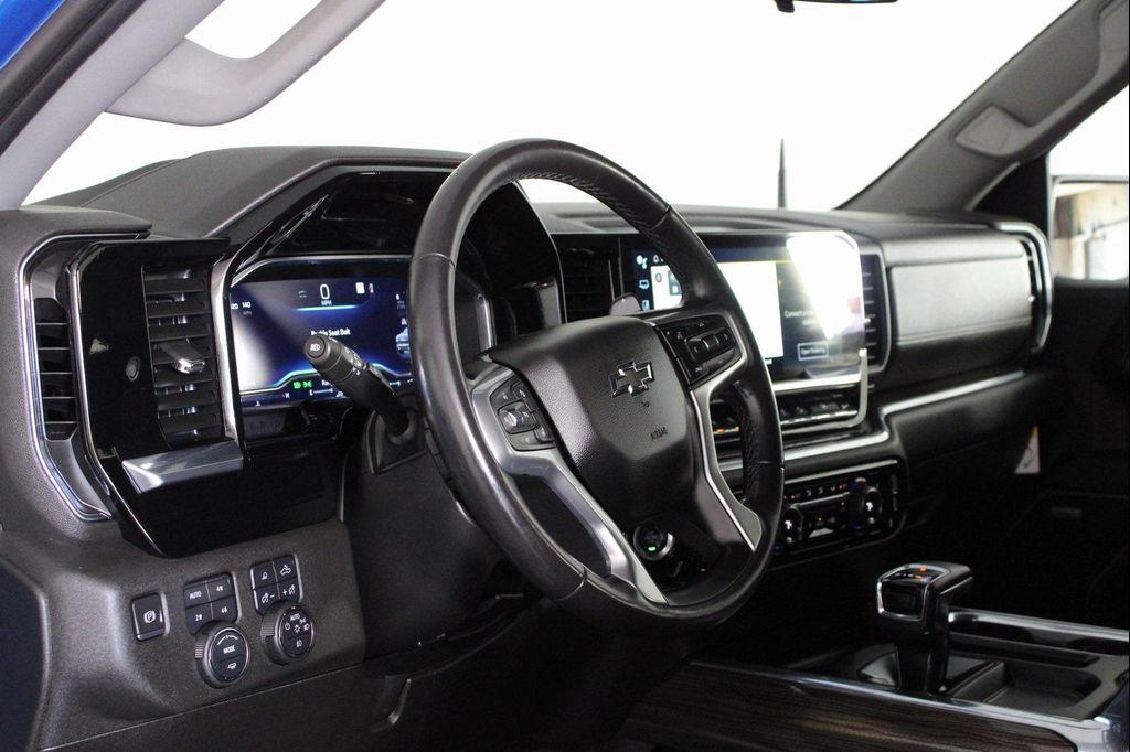 used 2022 Chevrolet Silverado 1500 car, priced at $43,976