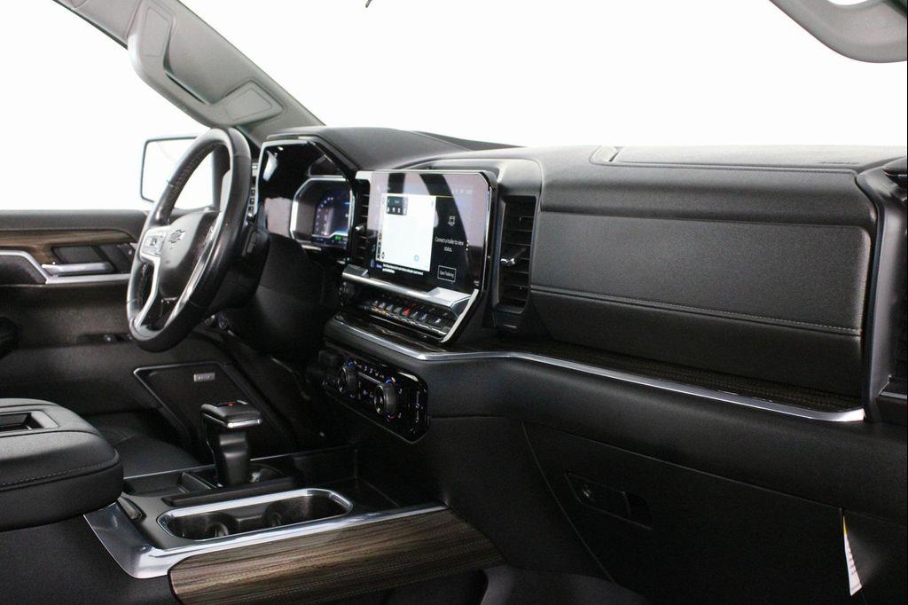 used 2022 Chevrolet Silverado 1500 car, priced at $43,976