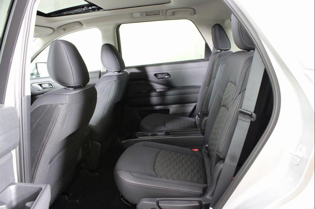 new 2025 Nissan Pathfinder car, priced at $41,552