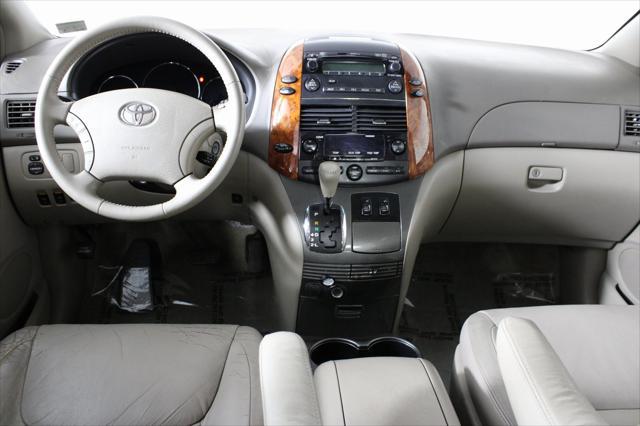 used 2007 Toyota Sienna car, priced at $6,890