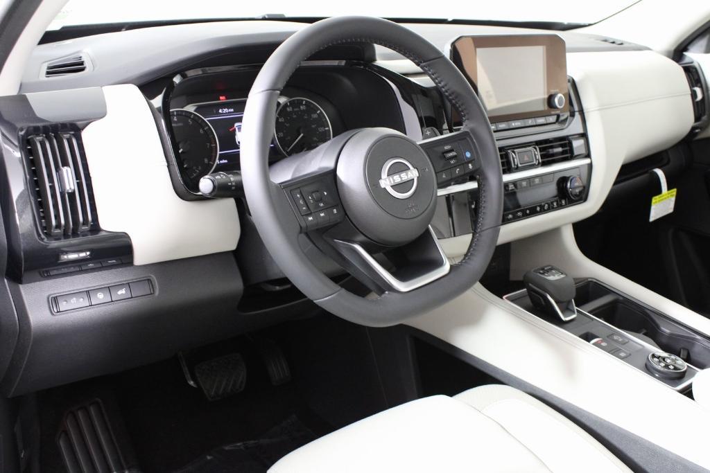 new 2024 Nissan Pathfinder car, priced at $40,722