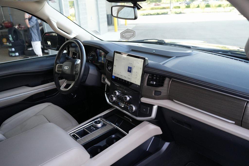used 2024 Ford Expedition car, priced at $53,000