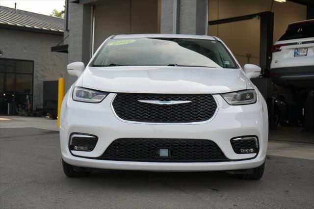 used 2022 Chrysler Pacifica Hybrid car, priced at $25,801