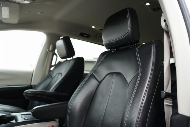 used 2022 Chrysler Pacifica Hybrid car, priced at $23,350
