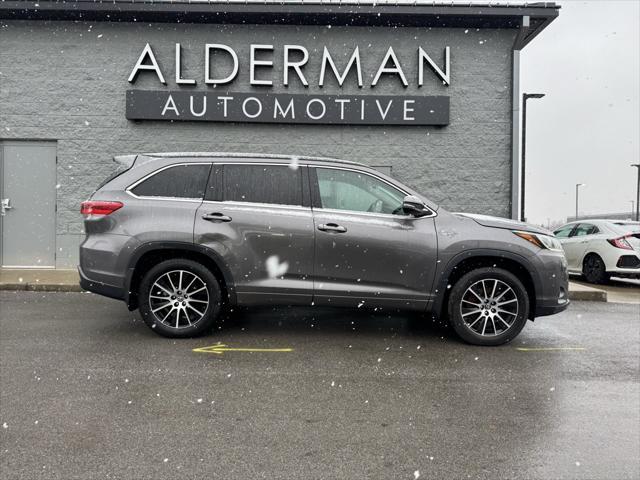 used 2018 Toyota Highlander car, priced at $21,995