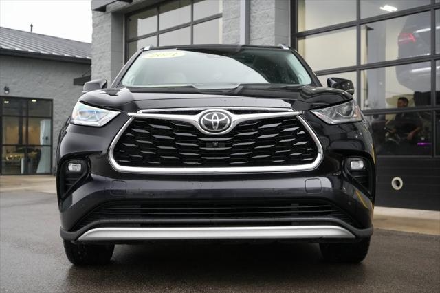 used 2021 Toyota Highlander car, priced at $33,500