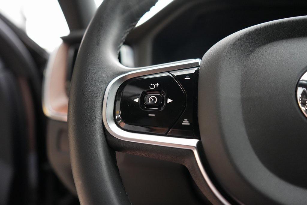 used 2023 Volvo XC60 car, priced at $28,290