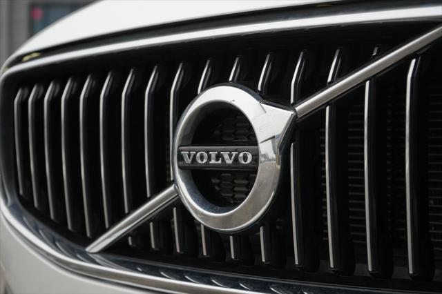 used 2021 Volvo XC60 car, priced at $29,995