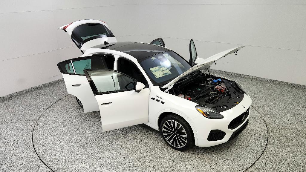 new 2025 Maserati Grecale car, priced at $88,805