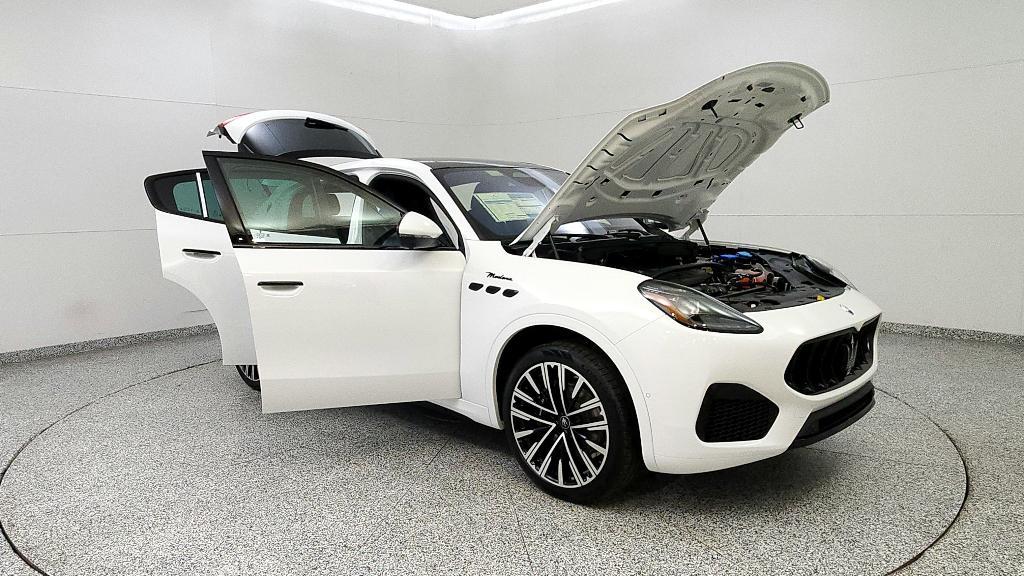 new 2025 Maserati Grecale car, priced at $88,805