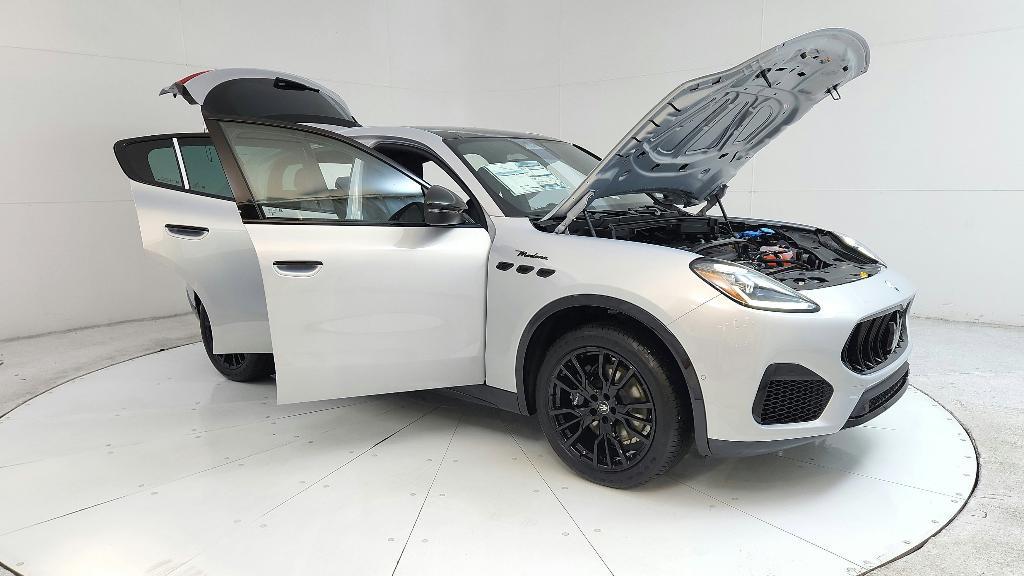 new 2025 Maserati Grecale car, priced at $77,425
