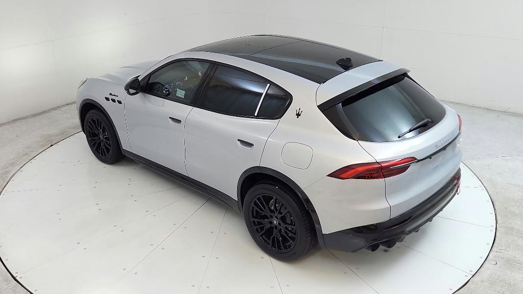 new 2025 Maserati Grecale car, priced at $77,425