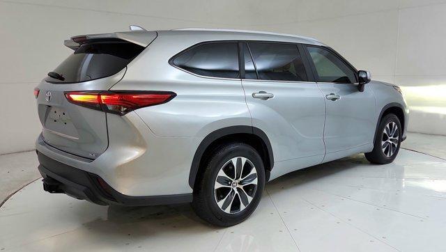 used 2023 Toyota Highlander car, priced at $31,000