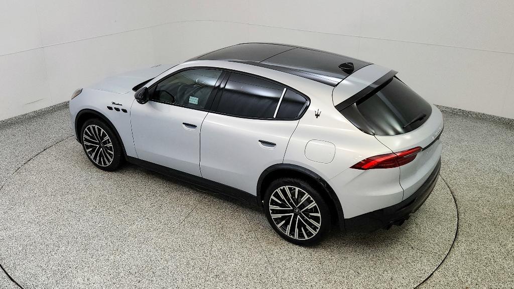 new 2025 Maserati Grecale car, priced at $94,465