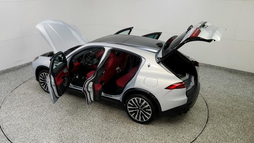 new 2025 Maserati Grecale car, priced at $94,465