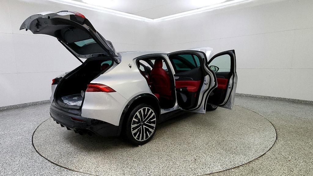 new 2025 Maserati Grecale car, priced at $94,465