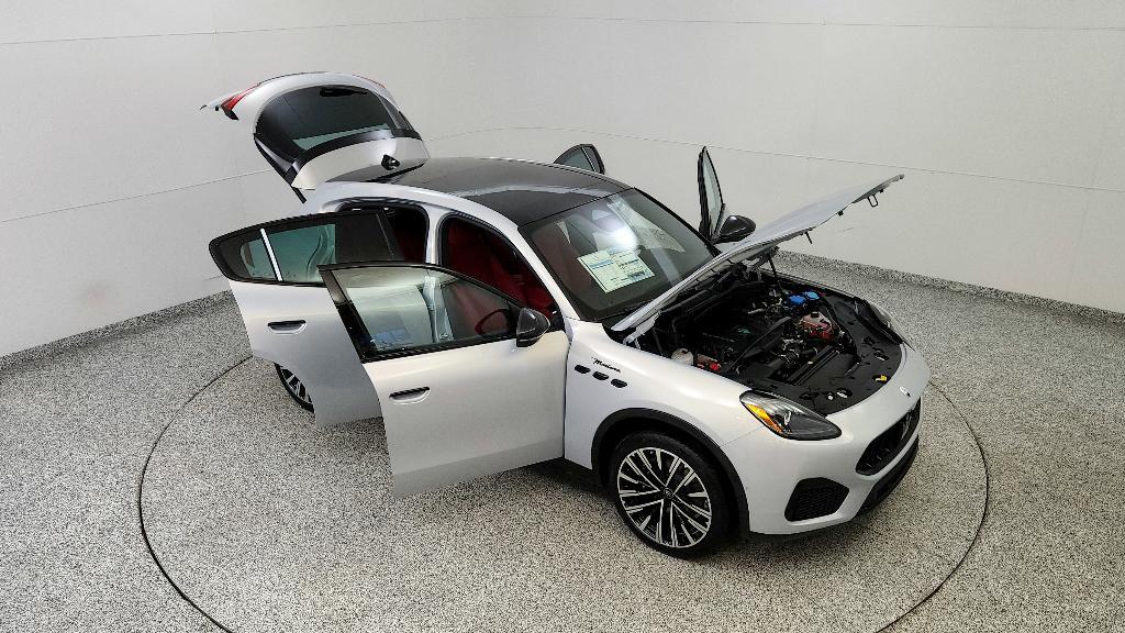 new 2025 Maserati Grecale car, priced at $94,465