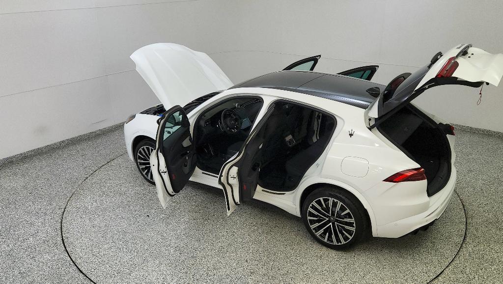 new 2025 Maserati Grecale car, priced at $88,805