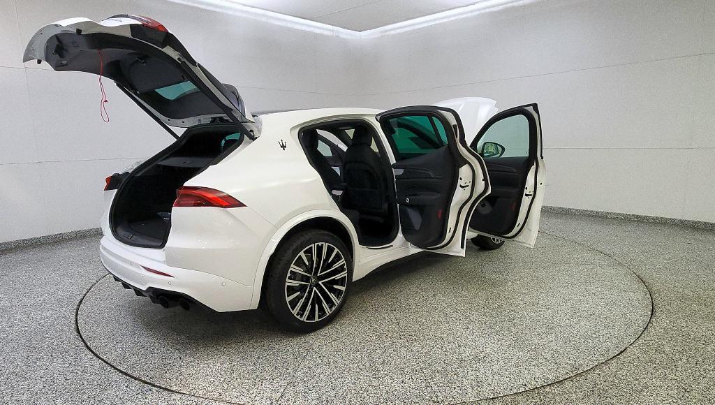 new 2025 Maserati Grecale car, priced at $88,805
