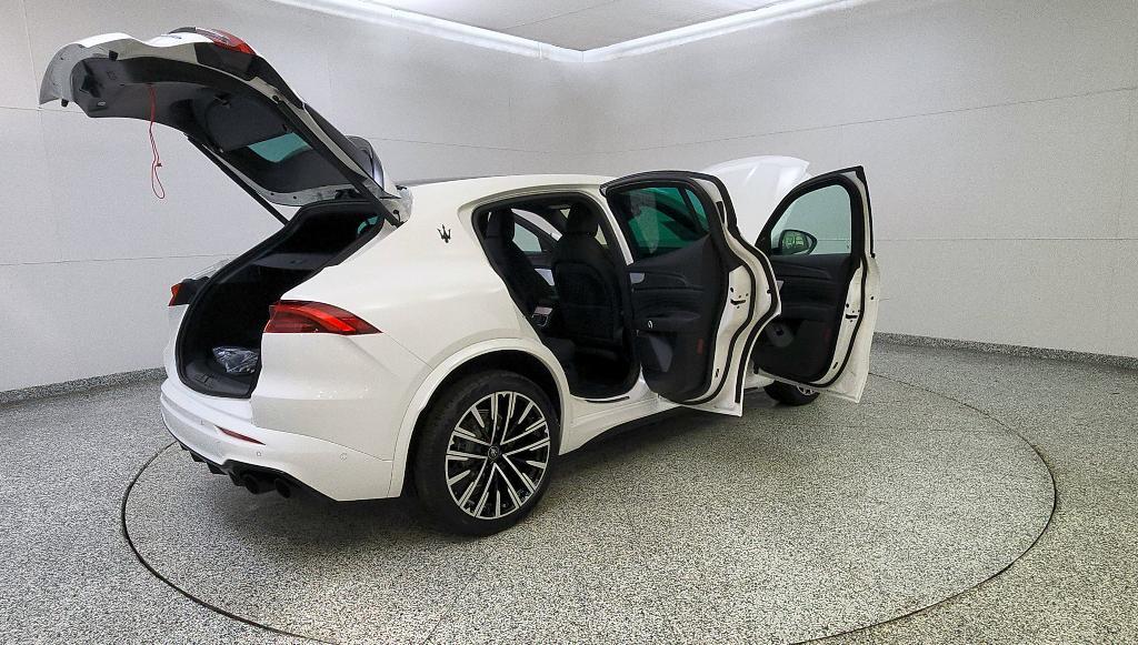 new 2025 Maserati Grecale car, priced at $88,805