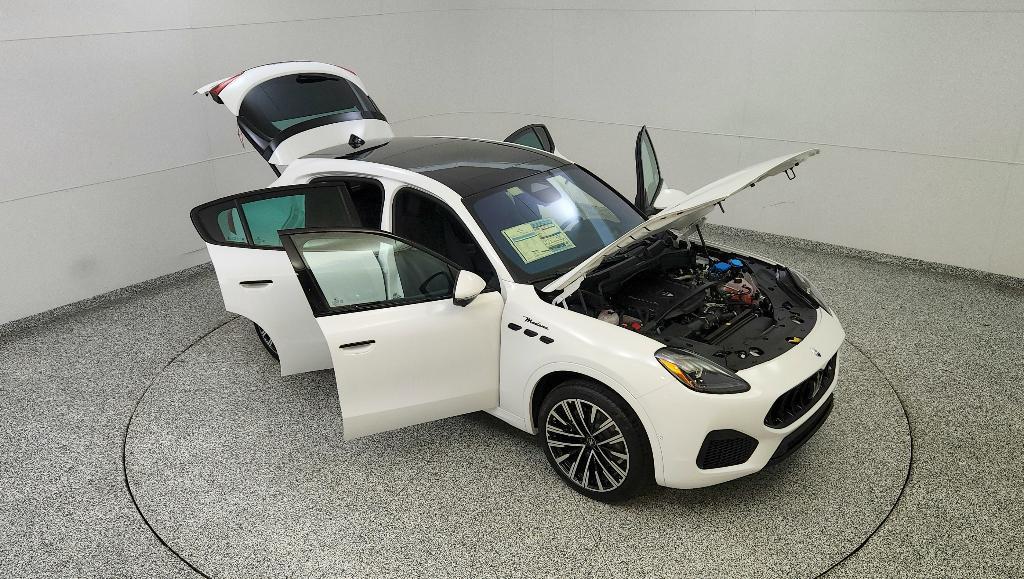 new 2025 Maserati Grecale car, priced at $88,805