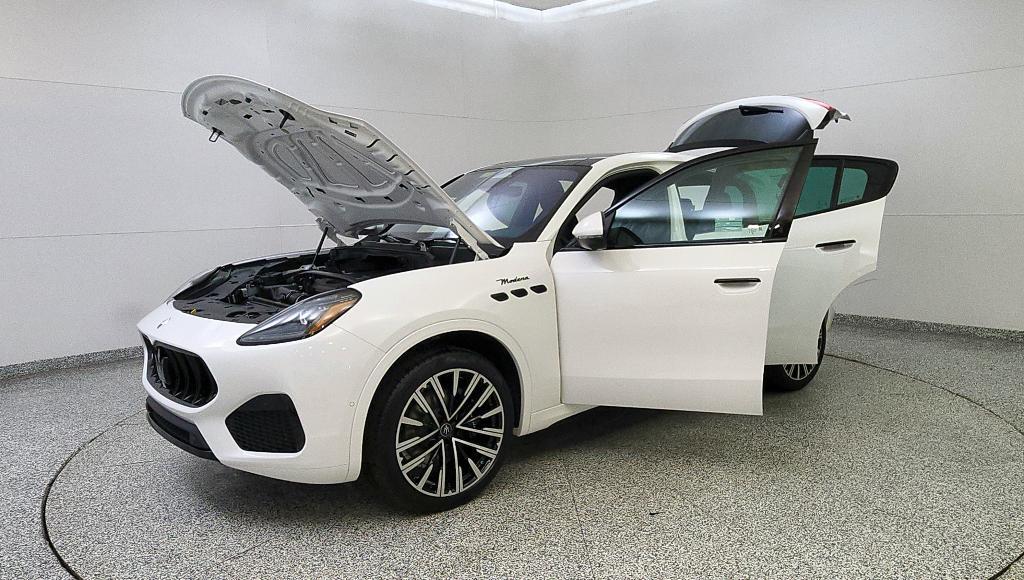 new 2025 Maserati Grecale car, priced at $88,805