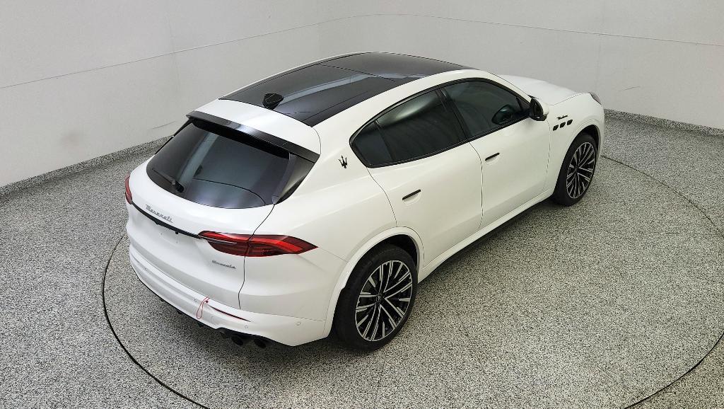 new 2025 Maserati Grecale car, priced at $88,805