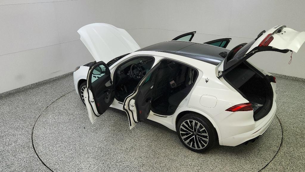 new 2025 Maserati Grecale car, priced at $88,805
