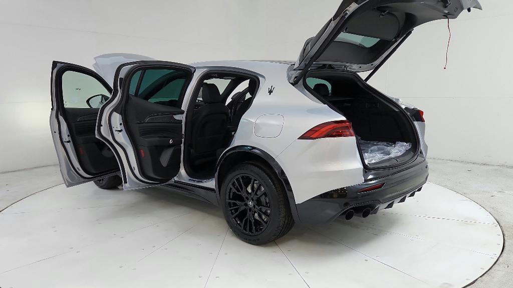 new 2025 Maserati Grecale car, priced at $71,743