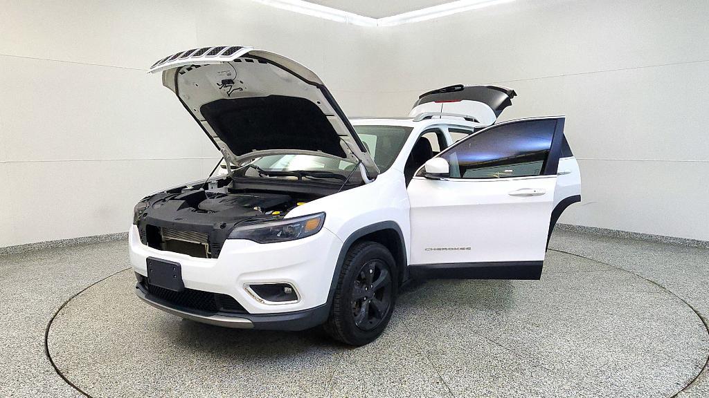 used 2020 Jeep Cherokee car, priced at $16,435
