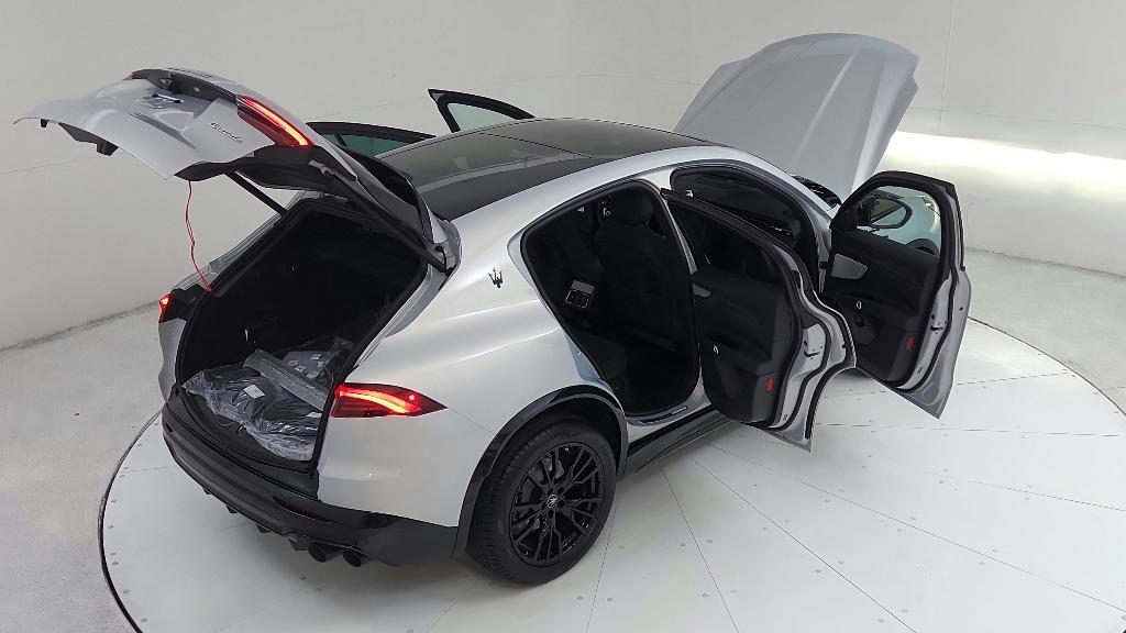 new 2025 Maserati Grecale car, priced at $71,743