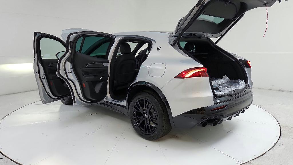 new 2025 Maserati Grecale car, priced at $71,743