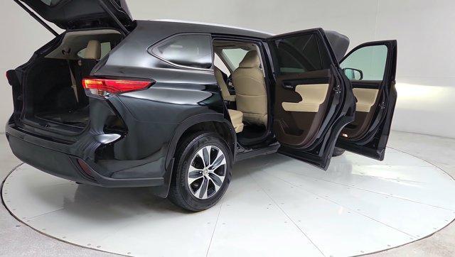 used 2021 Toyota Highlander car, priced at $30,903