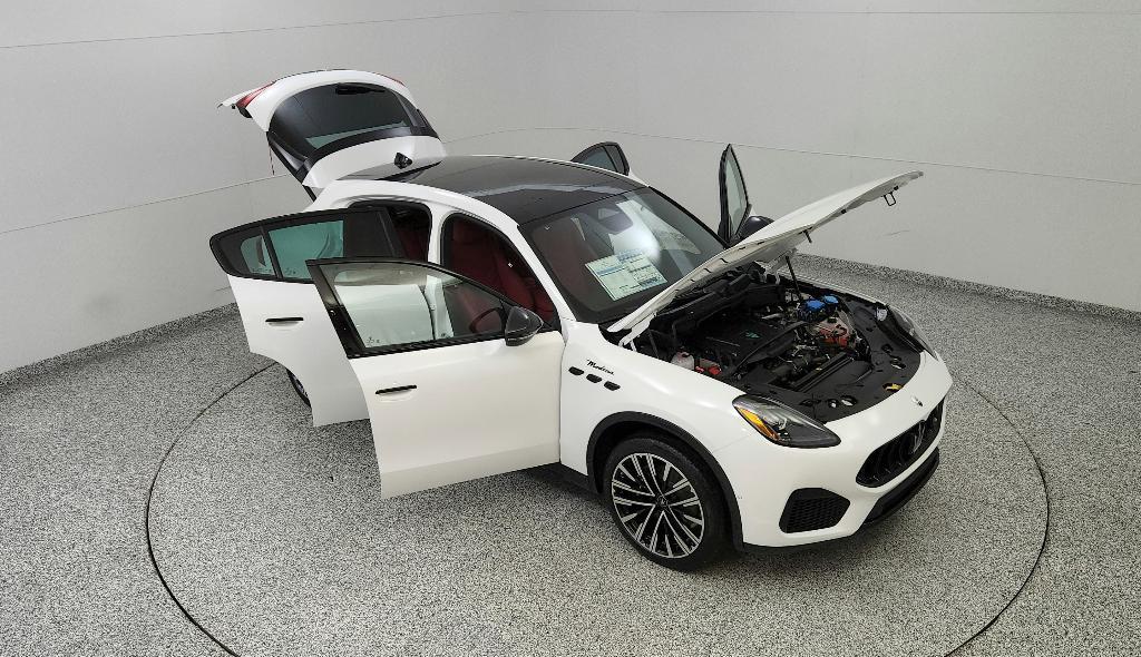 new 2025 Maserati Grecale car, priced at $93,315