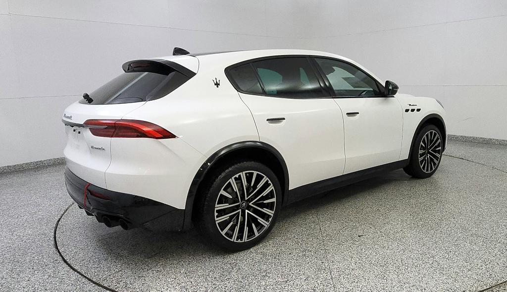 new 2025 Maserati Grecale car, priced at $93,315