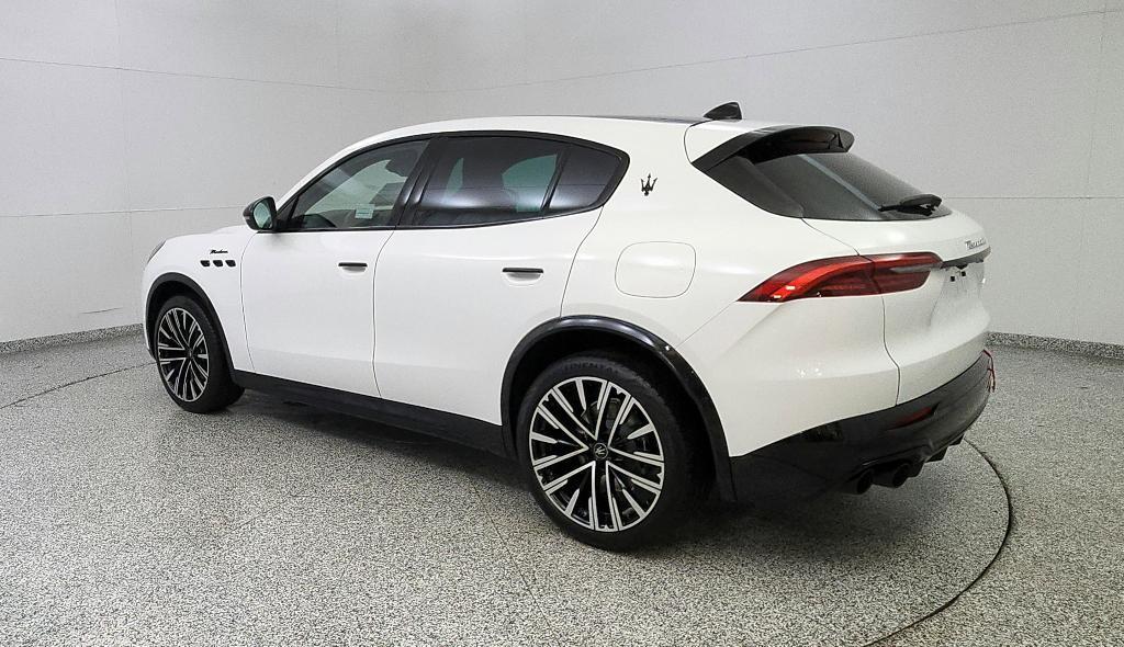 new 2025 Maserati Grecale car, priced at $93,315