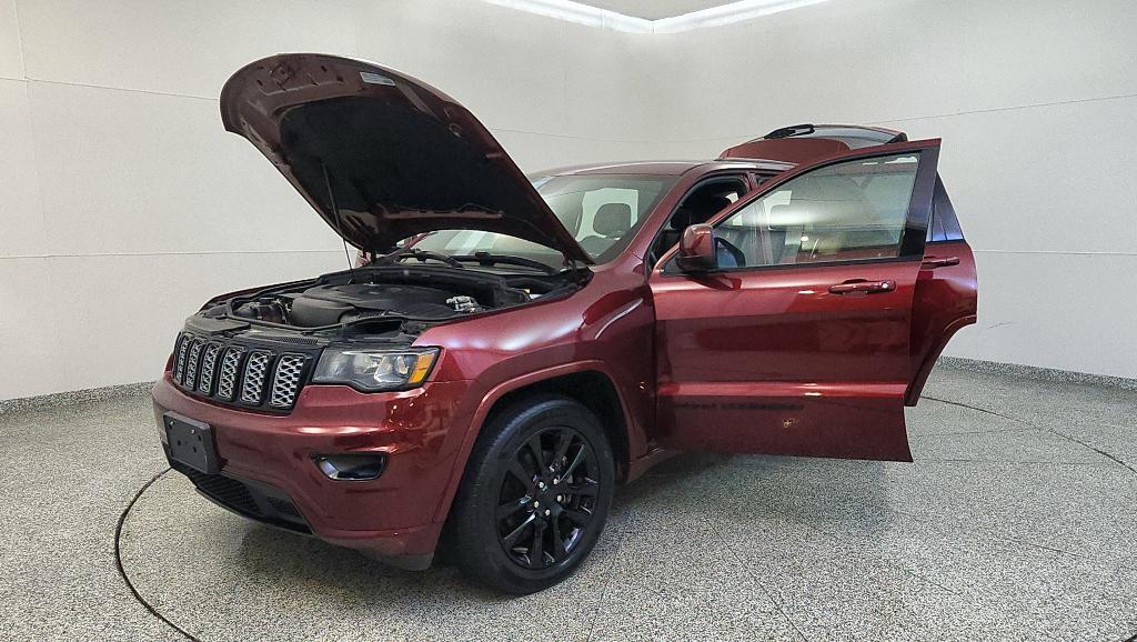 used 2018 Jeep Grand Cherokee car, priced at $17,299